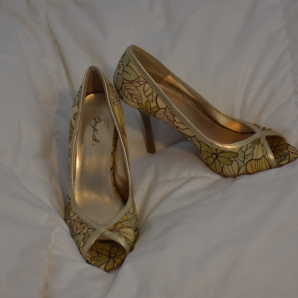 Qupid Vintage-looking heels